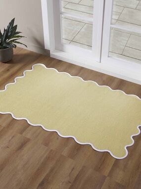 My Texas House Yellow Scallop Indoor/Outdoor Layering Rug XL
